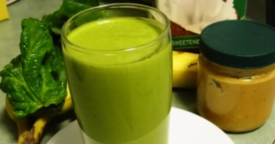 Green Smoothie with peanut butter