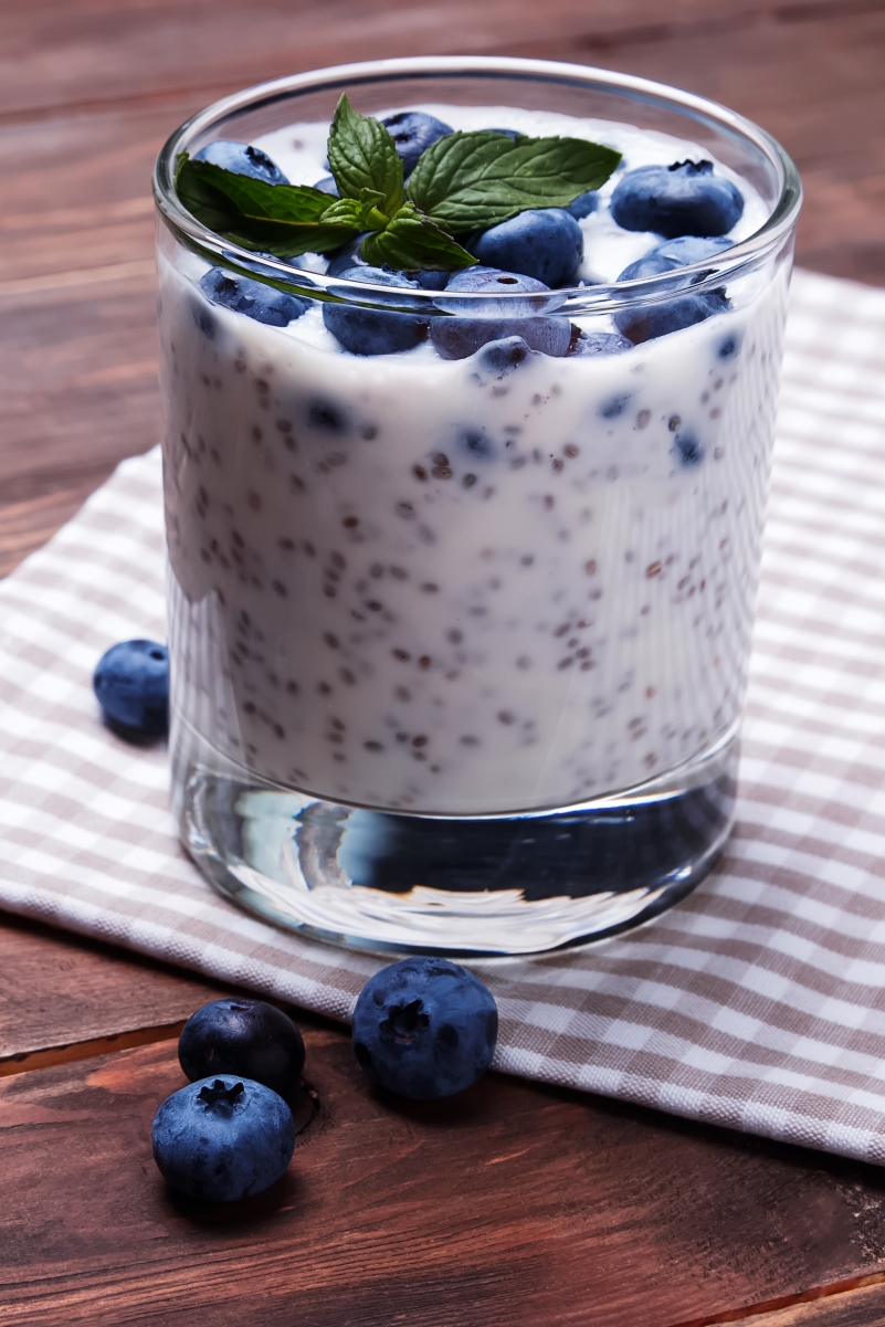 chia pudding blueberries